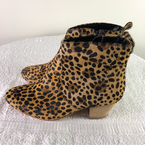 Find women’s cheetah print faux calf hair Lyle 1W4002 stack heeled bootie Sz 7.5 - Picture 1 of 9